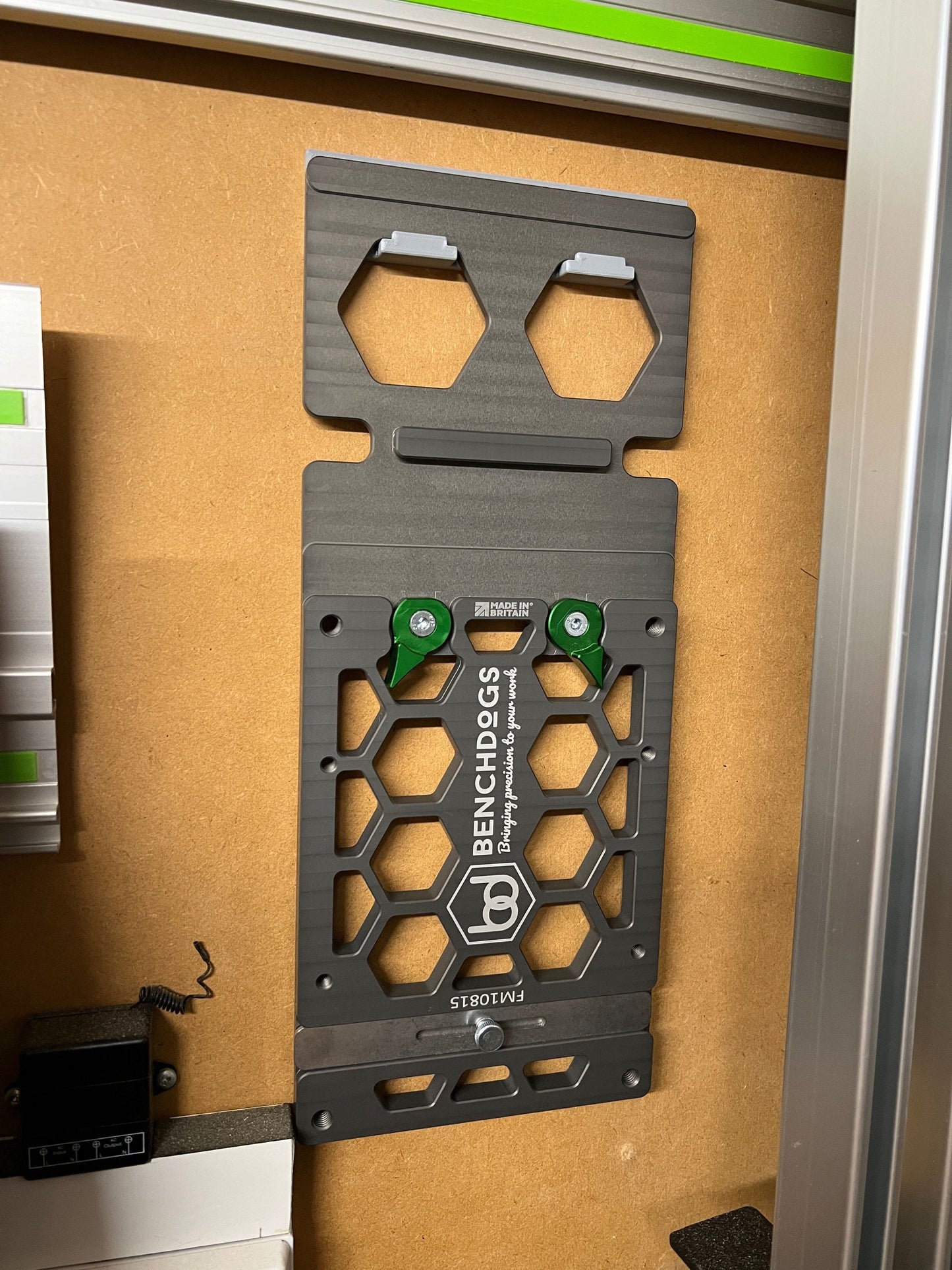 Benchdogs mk2 rail square wall mounted holder