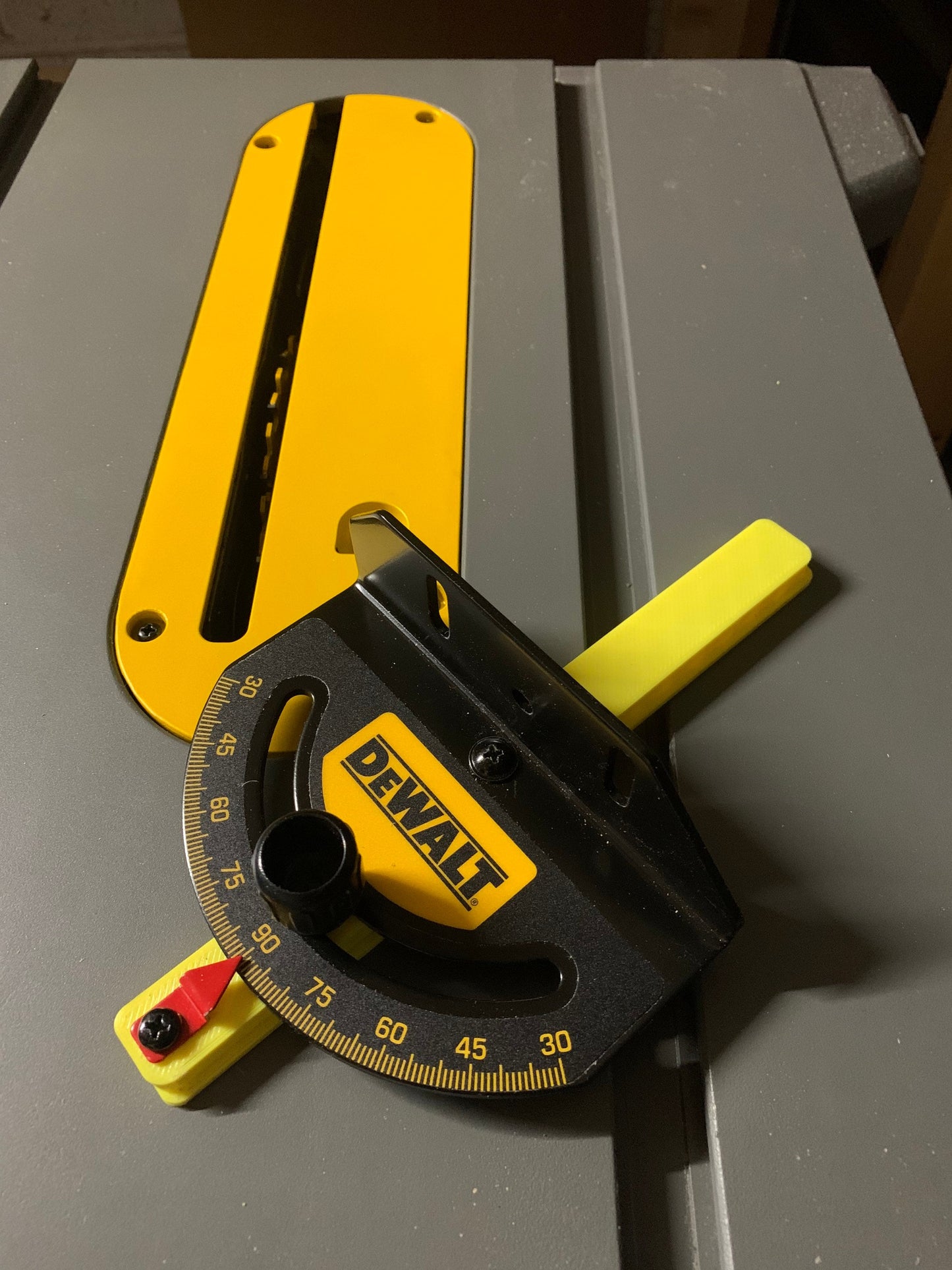 Dewalt dwe7485 table saw mitre gauge bar